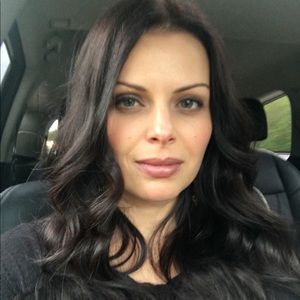 Meet your Posher, Reyza